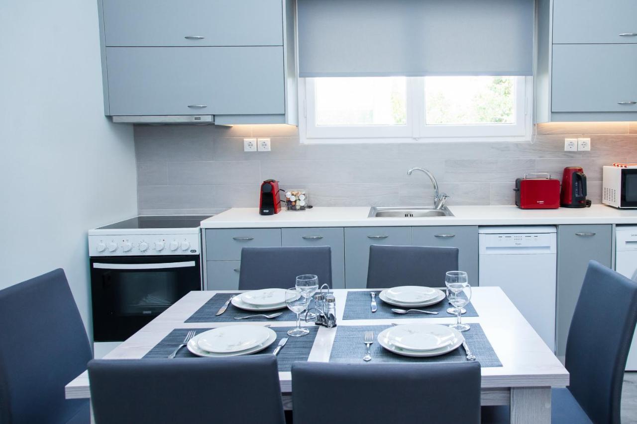 Sunny And Minimal Apt In Glyfada With 3 Bdrm Athens Ngoại thất bức ảnh
