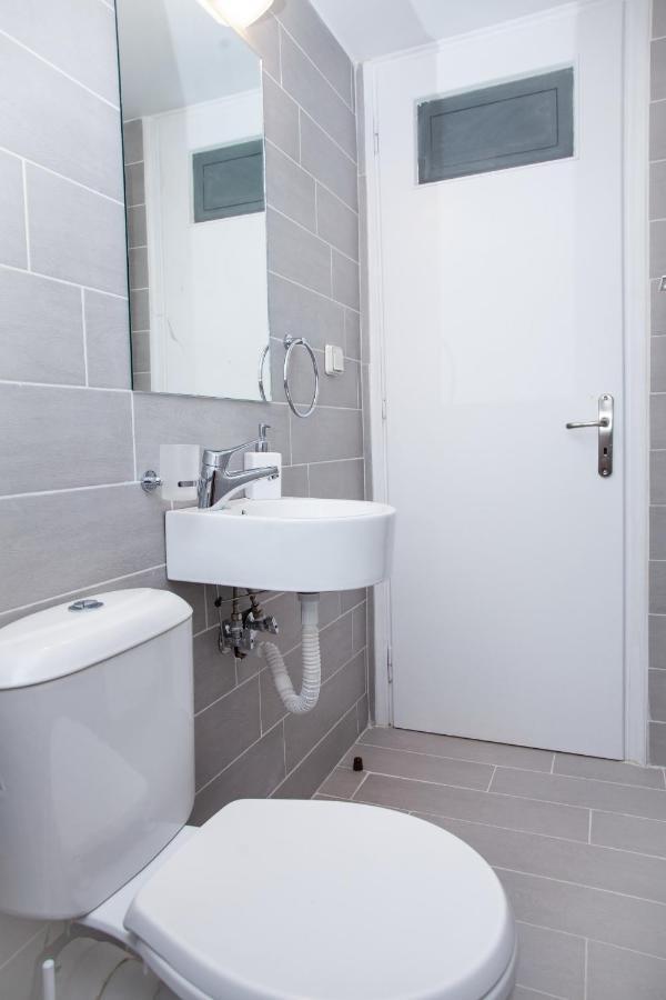 Sunny And Minimal Apt In Glyfada With 3 Bdrm Athens Ngoại thất bức ảnh