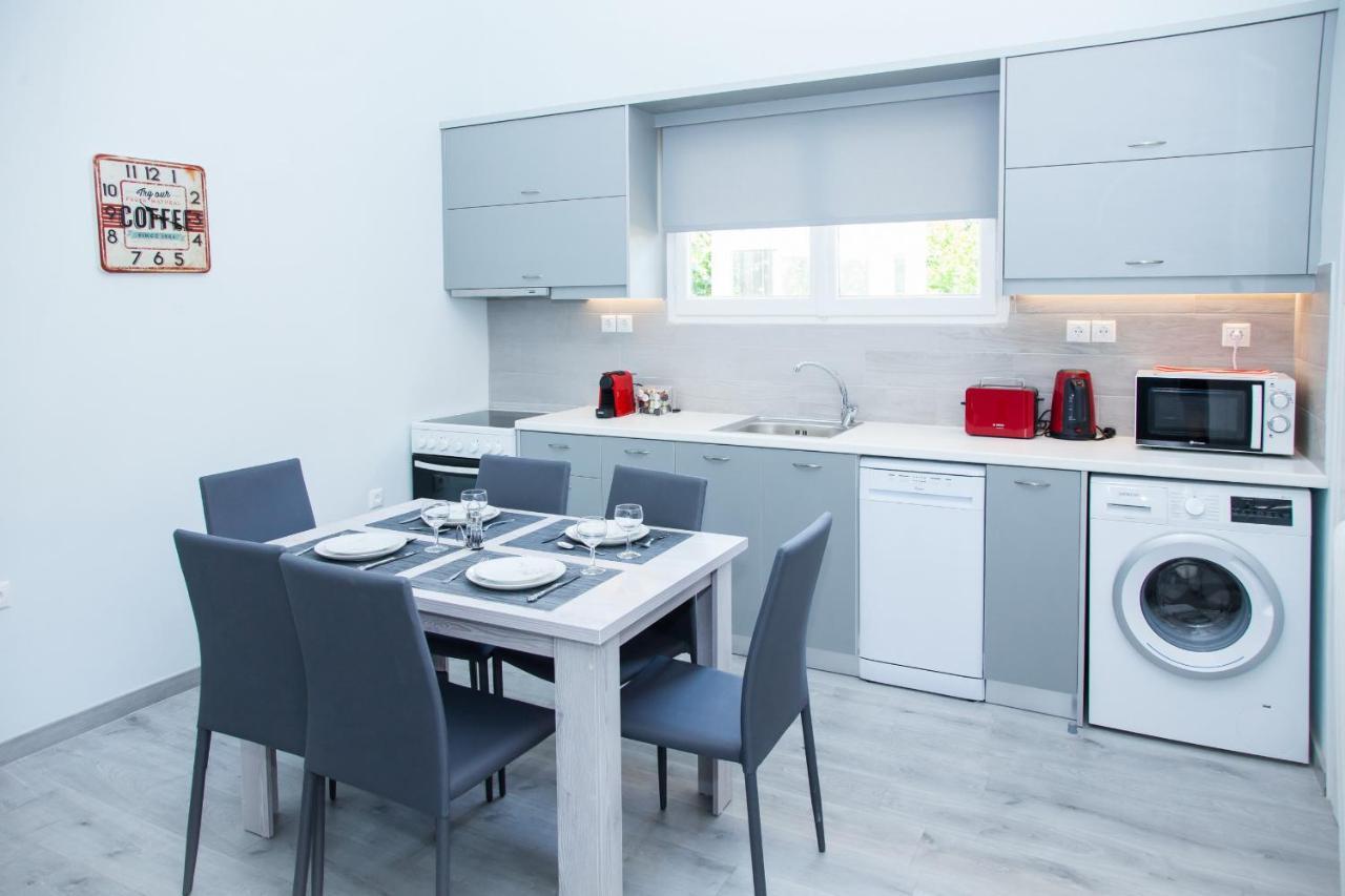 Sunny And Minimal Apt In Glyfada With 3 Bdrm Athens Ngoại thất bức ảnh