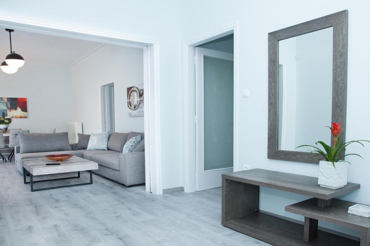 Sunny And Minimal Apt In Glyfada With 3 Bdrm Athens Ngoại thất bức ảnh